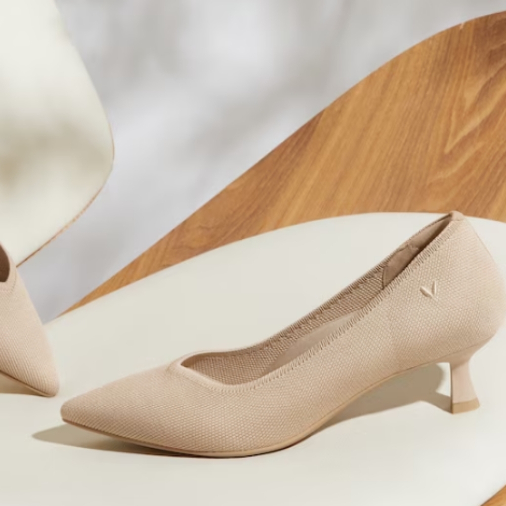 Vivaia Beige Pumps